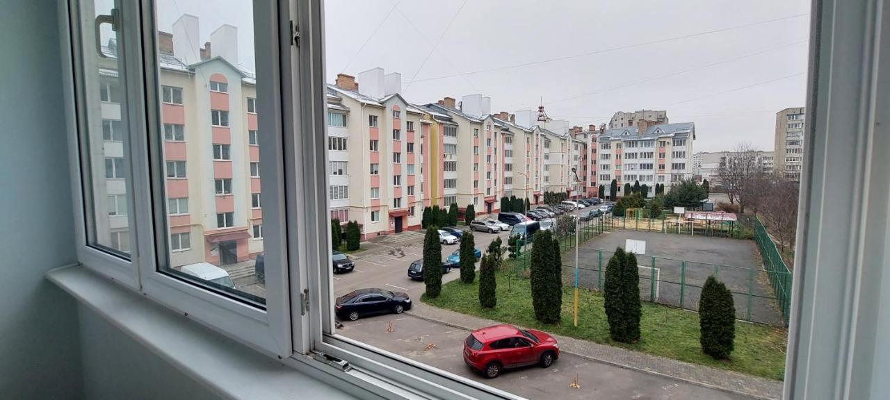 Елітні Апартаменти Біля Трц Порт-Сіті Lutsk Bagian luar foto